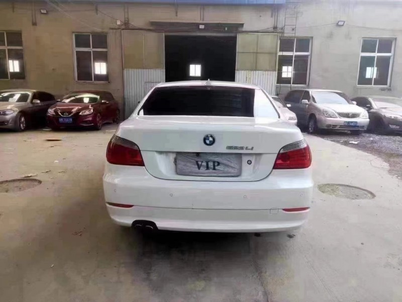 保定09年宝马5系4