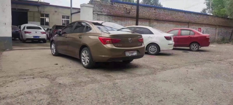 保定16年别克威朗5