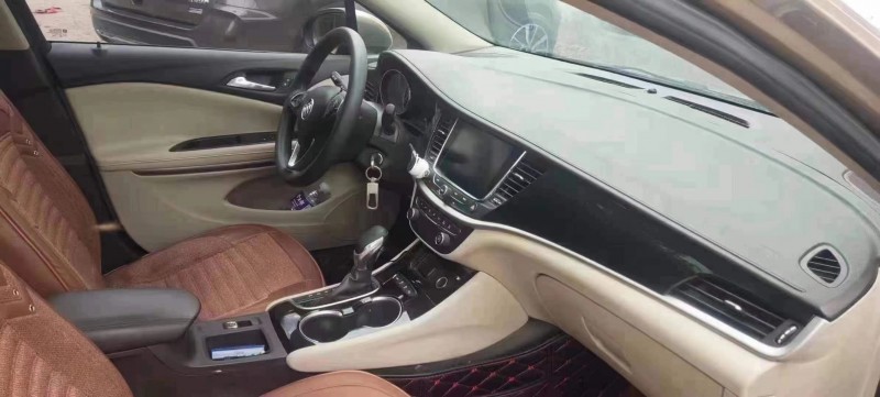 保定16年别克威朗7