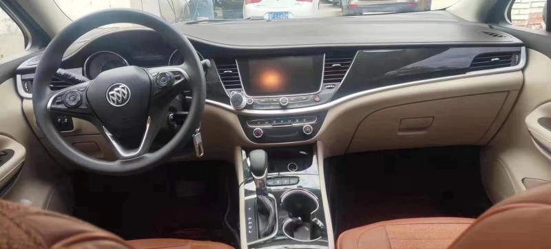 保定16年别克威朗9