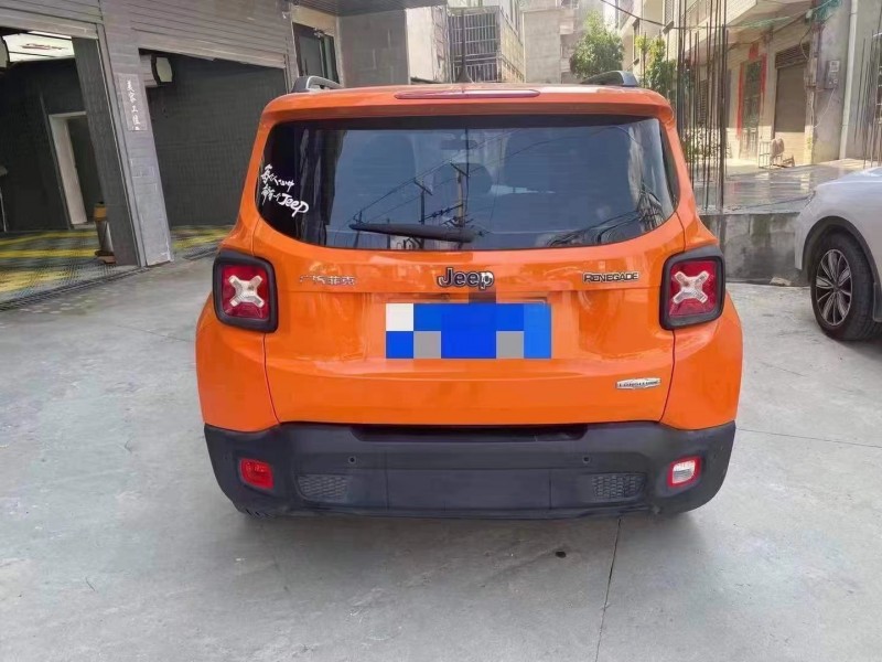 黃石19年Jeep自由俠9