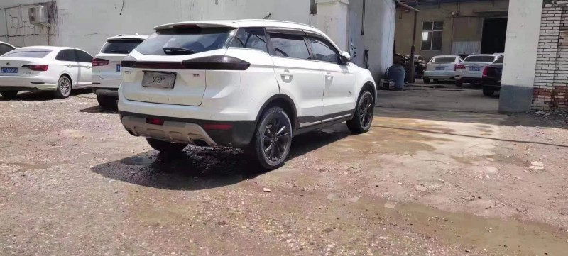 保定16年吉利博越6