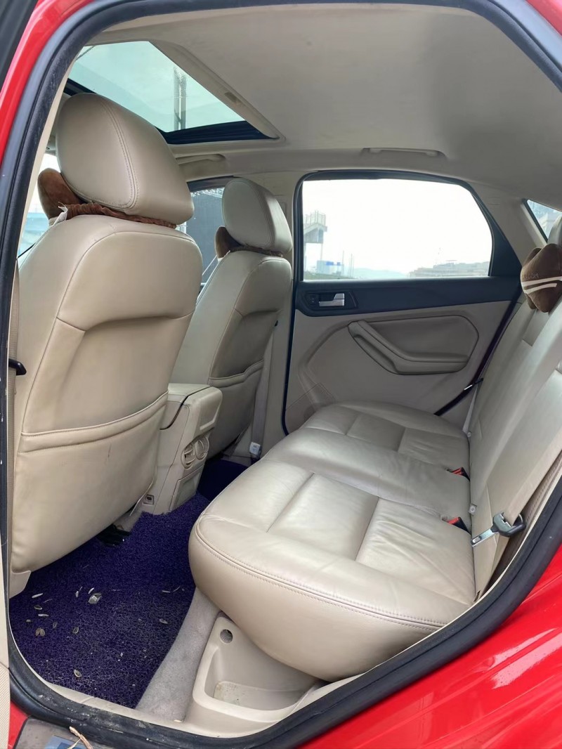 广州11年福特福克斯6