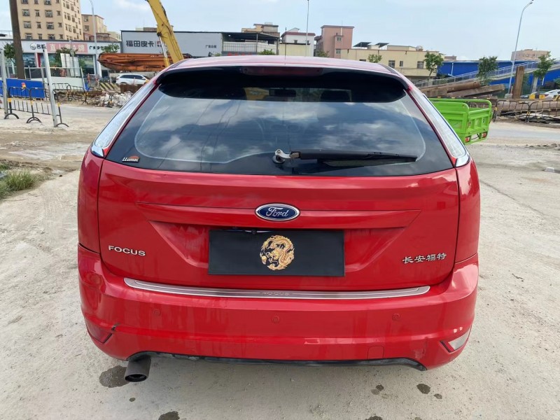 广州11年福特福克斯8