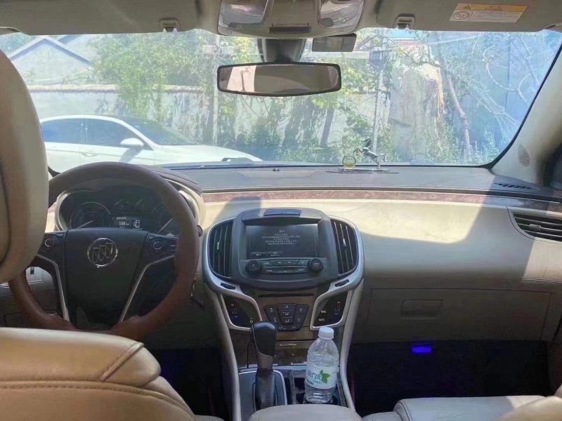 潍坊15年别克君越6