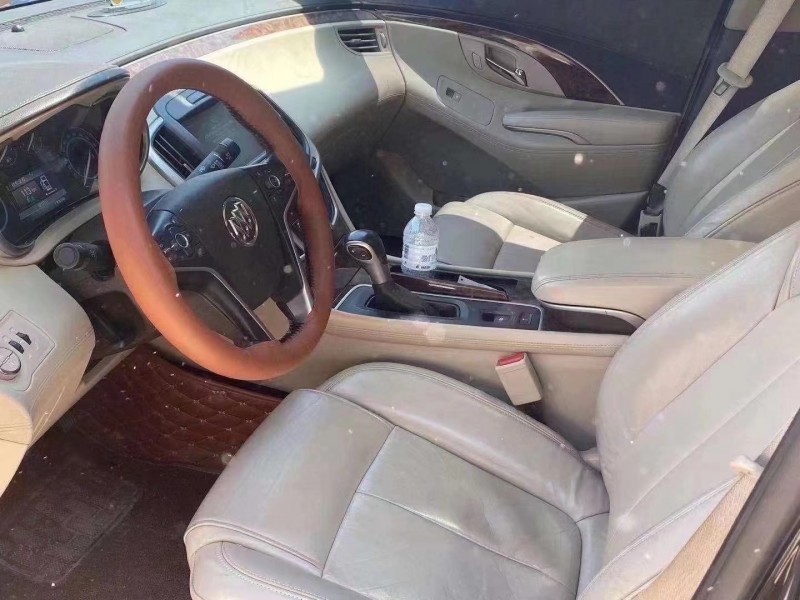 潍坊15年别克君越8