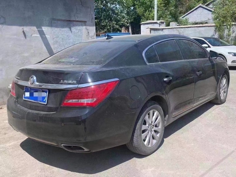 潍坊15年别克君越9