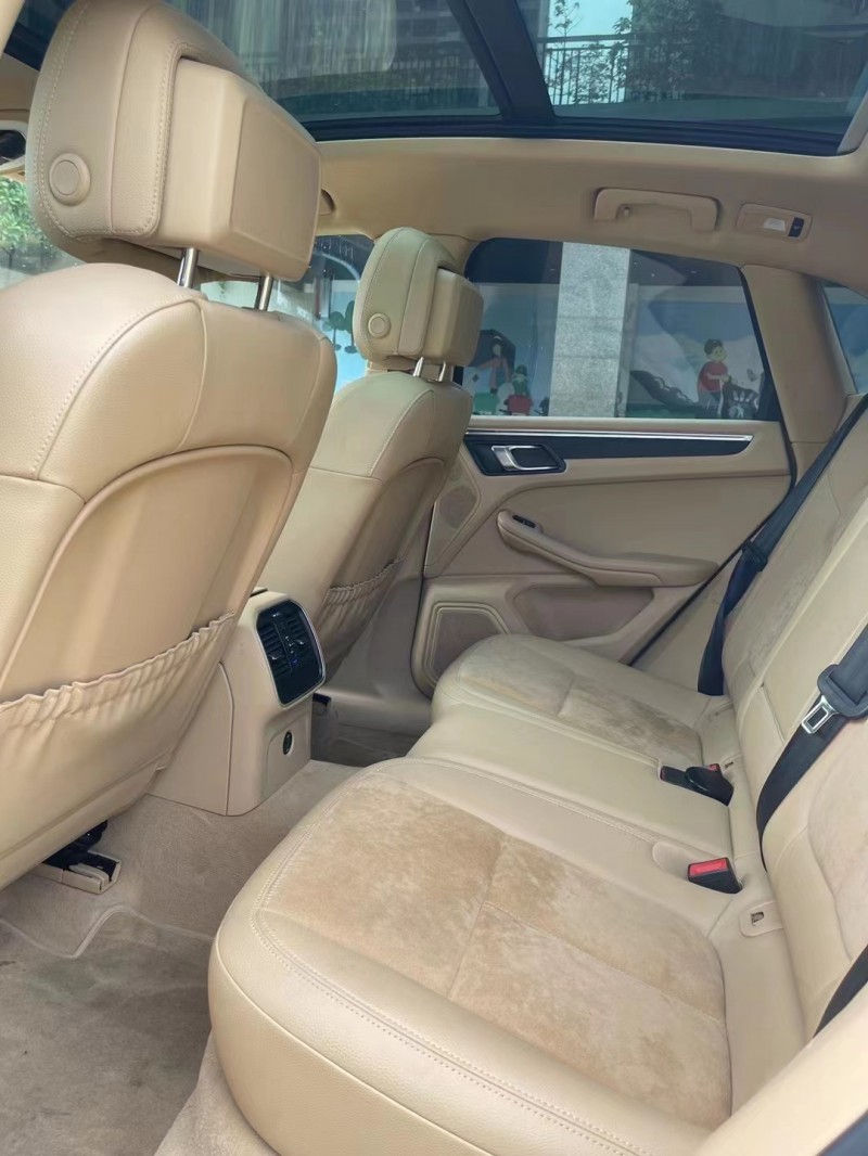 广州17年保时捷Macan5