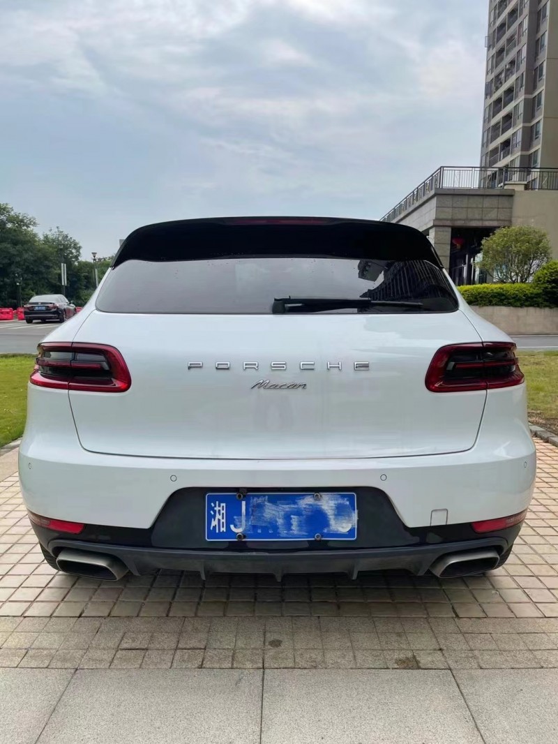 广州17年保时捷Macan8
