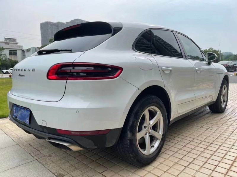 广州17年保时捷Macan9