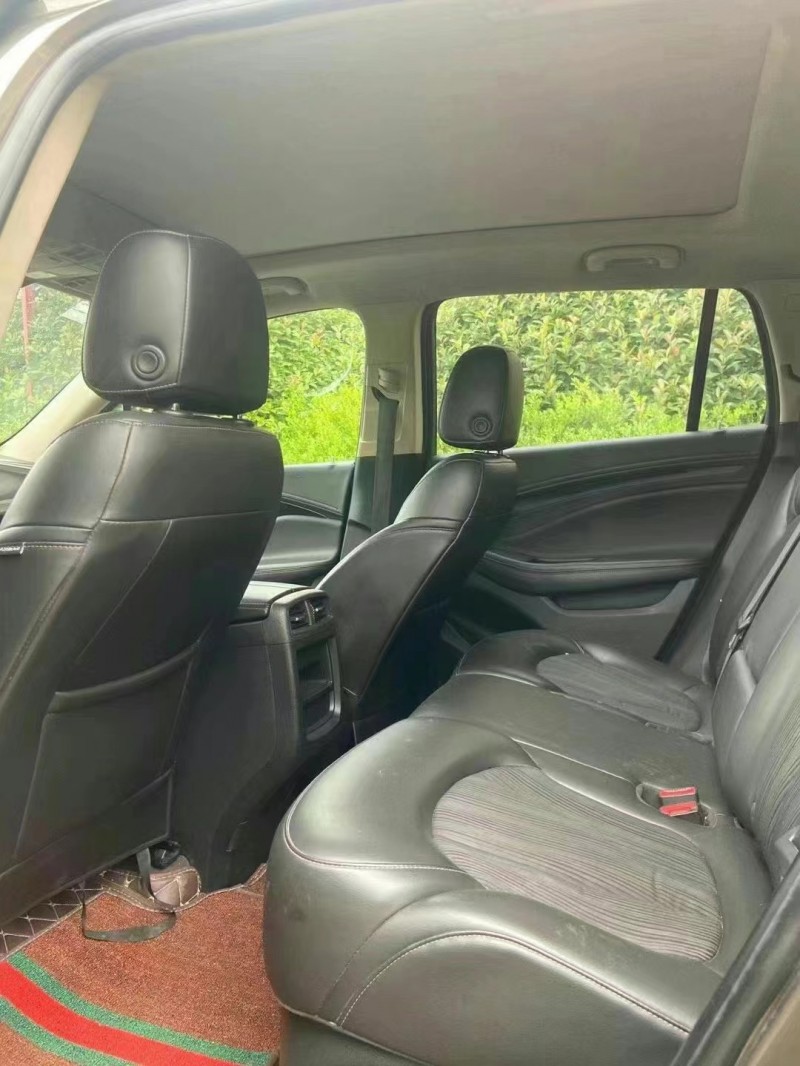 青岛16年别克昂科威4