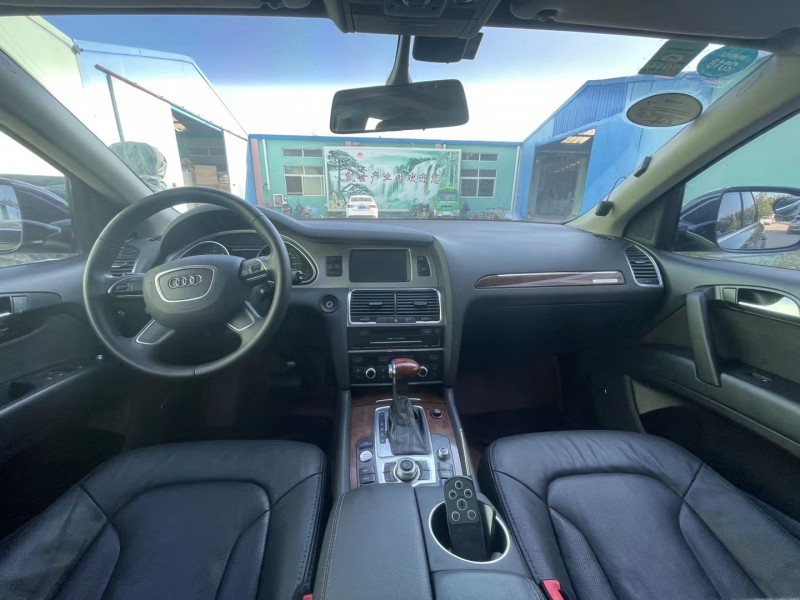 青岛13年奥迪Q76