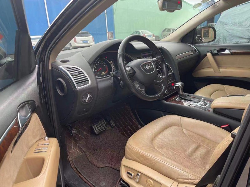 青岛12年奥迪Q73