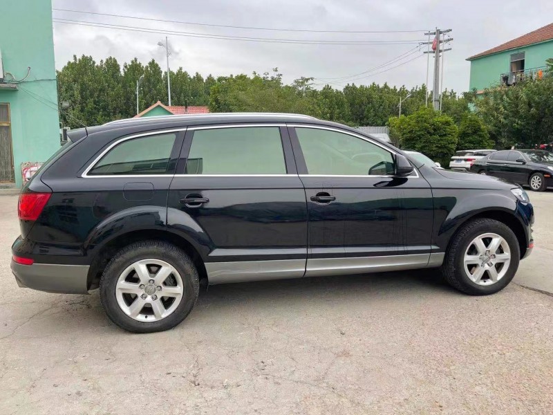 青岛12年奥迪Q78