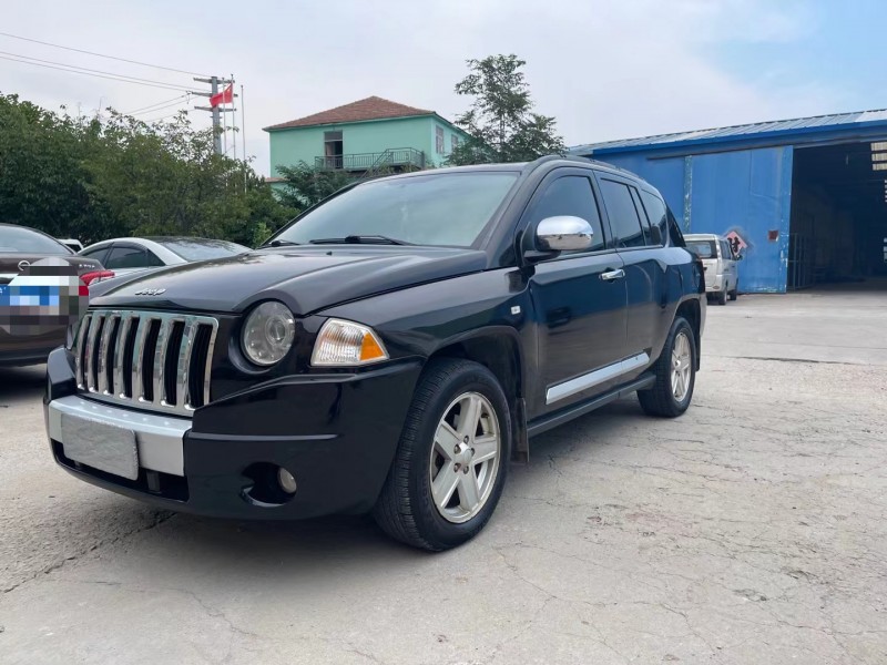 青島11年Jeep指南者2