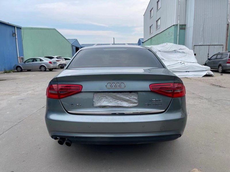 青岛13年奥迪A4L9