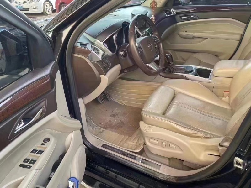 保定11年凯迪拉克SRX8