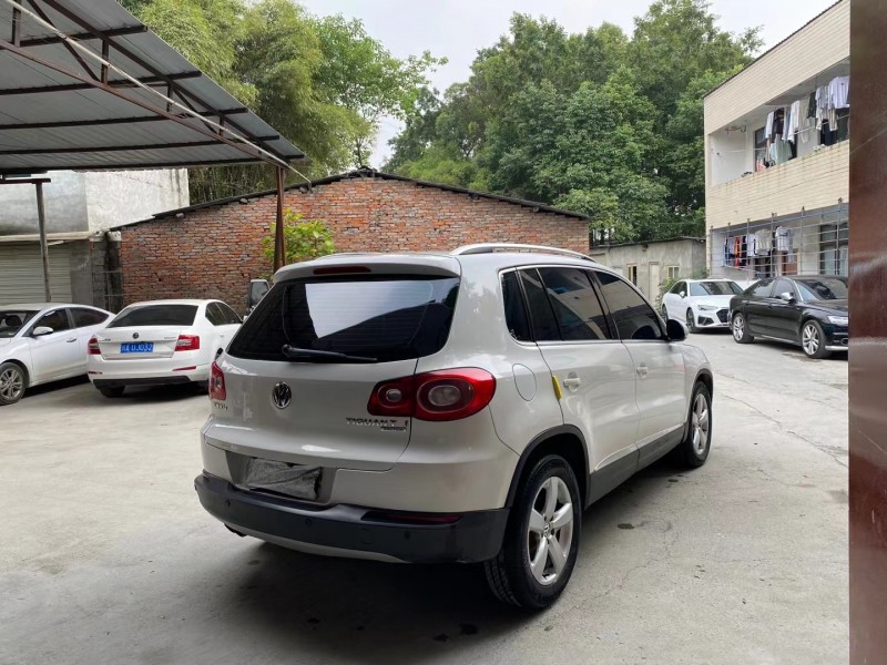 成都13年大众途观7