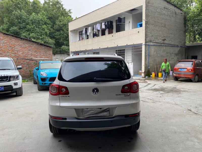 成都13年大众途观8