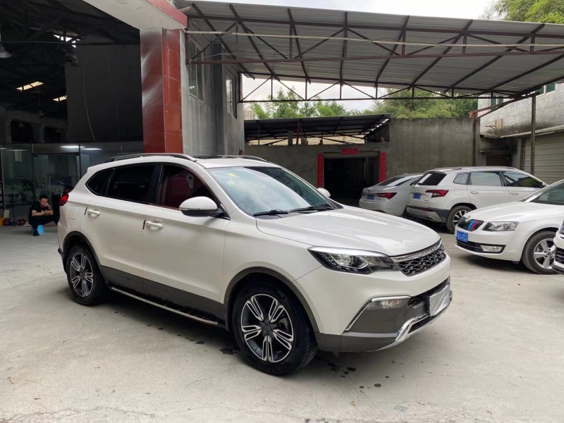 成都16年獵豹汽車CS103