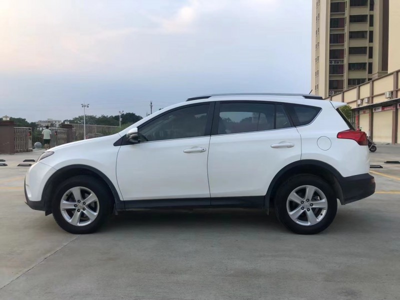 东莞14年丰田RAV4荣放4