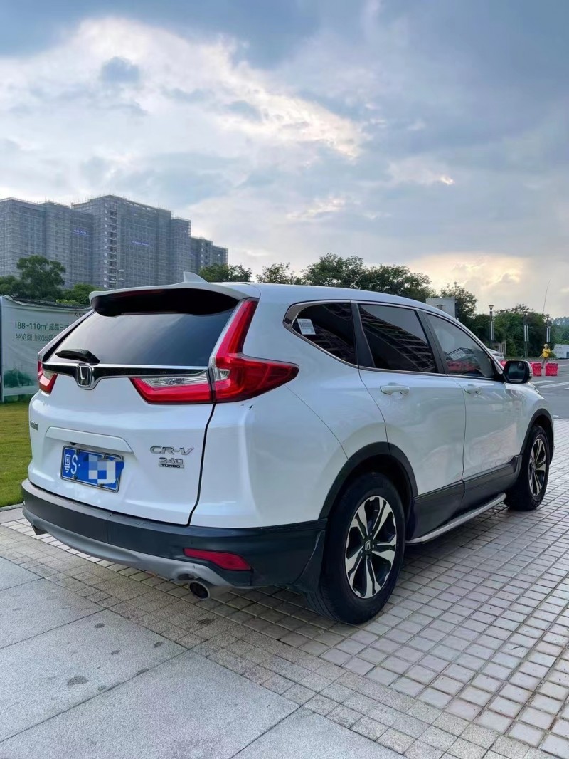 广州17年本田CR-V8