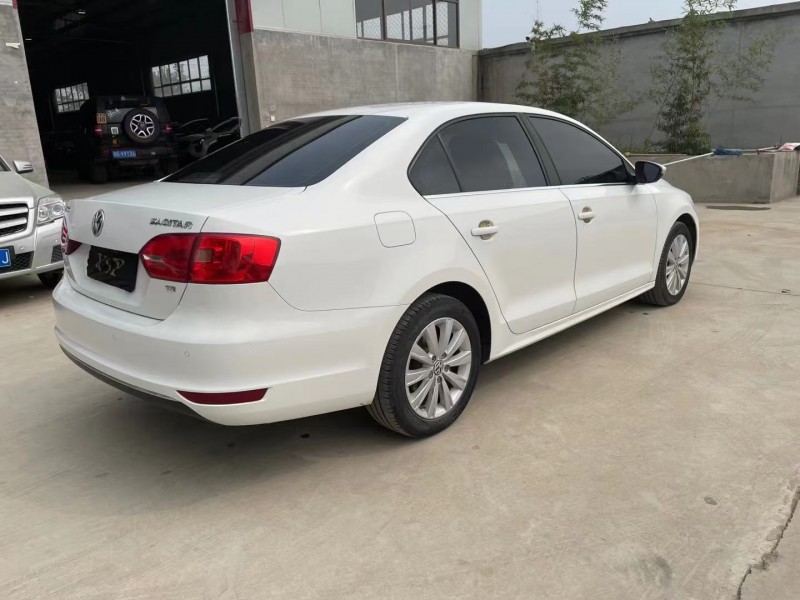 保定14年大众速腾4