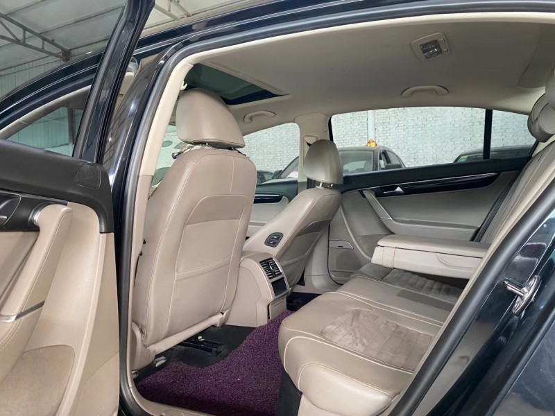 保定14年大众迈腾2