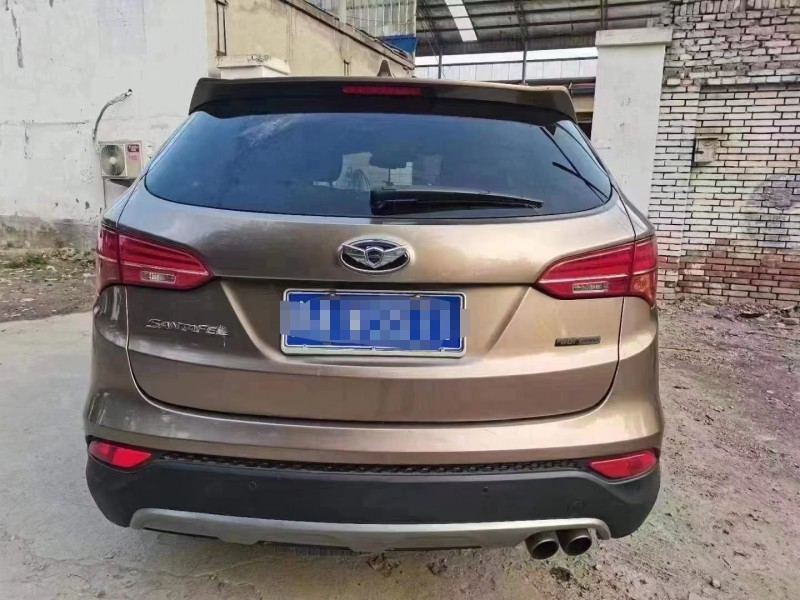 保定13年现代全新胜达5