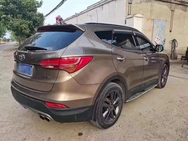 保定13年现代全新胜达4