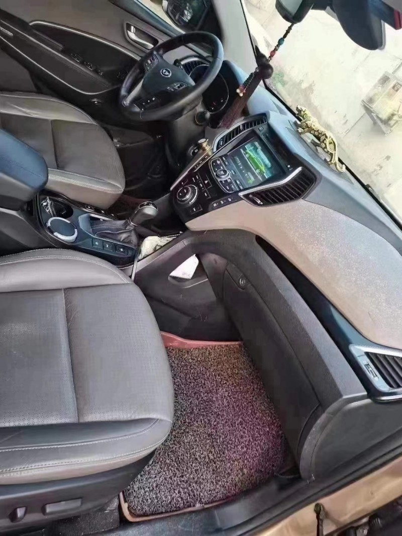 保定13年现代全新胜达2