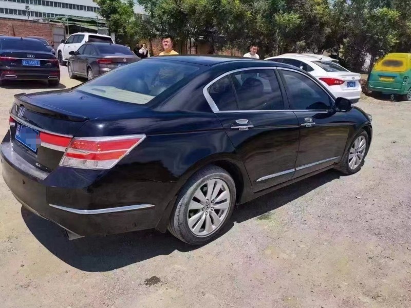 保定13年本田雅阁7