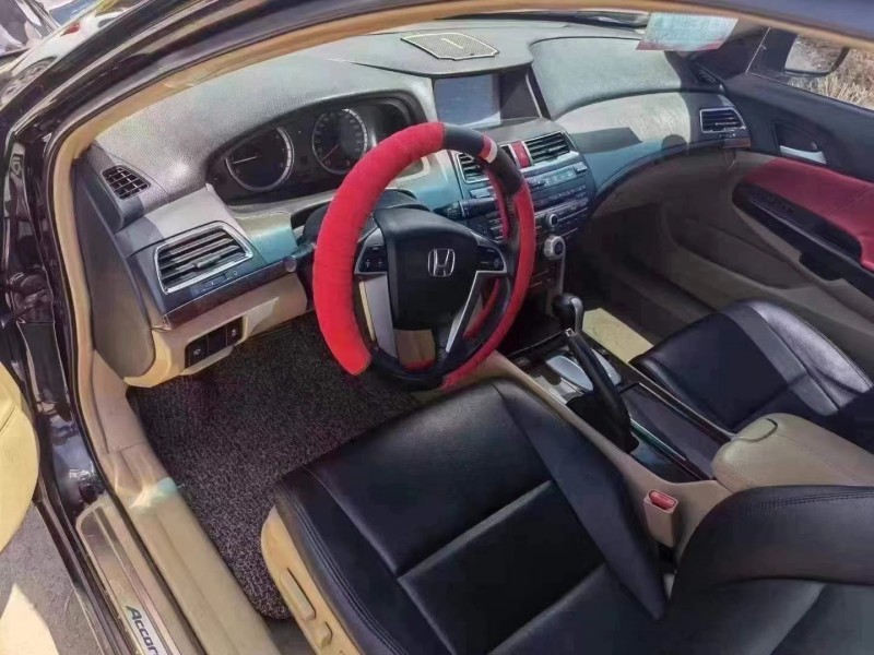 保定13年本田雅阁2