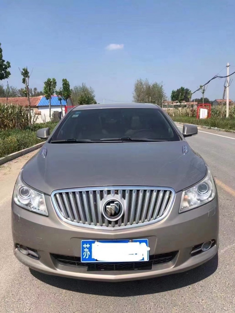 青岛10年别克君越1