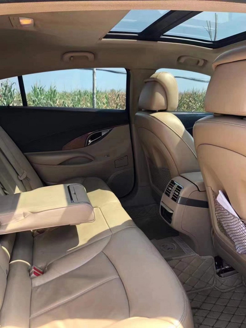 青岛10年别克君越6