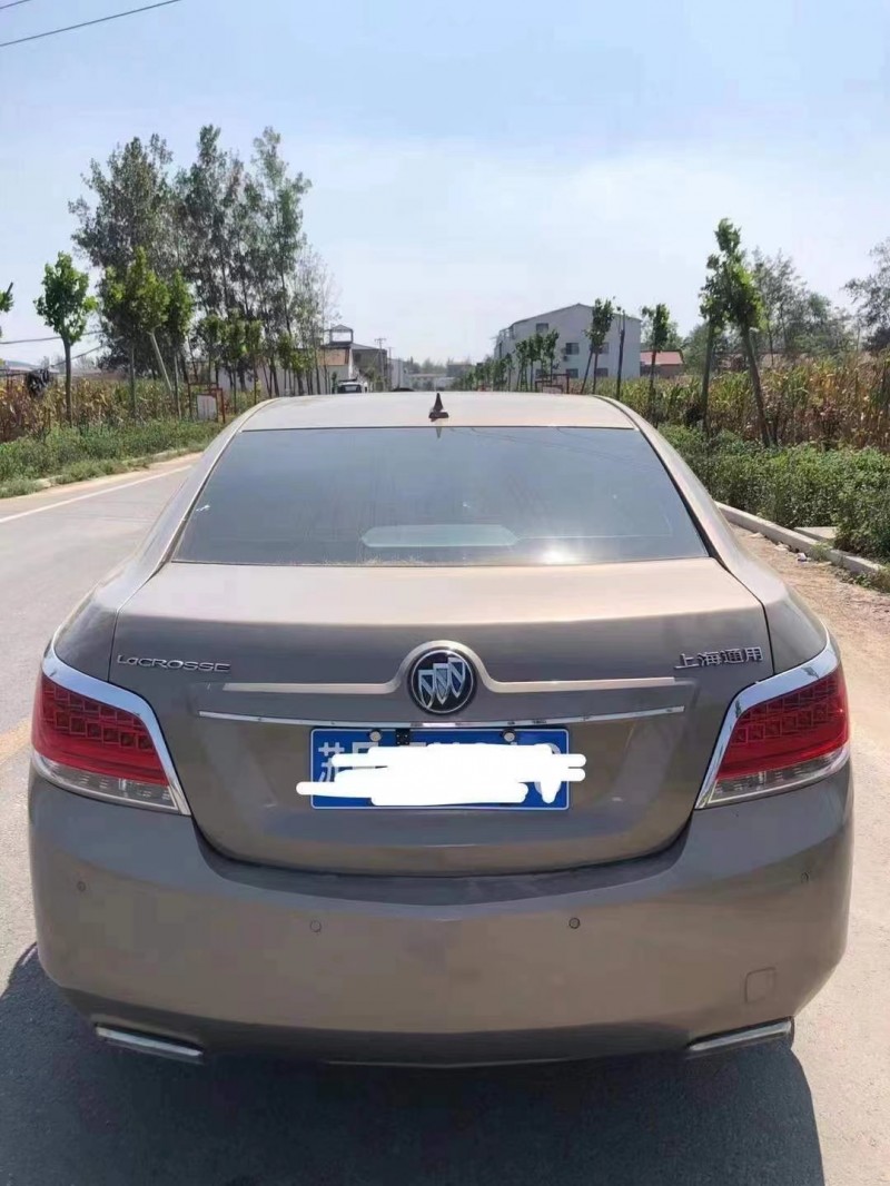 青岛10年别克君越9