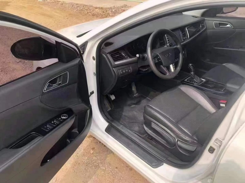 保定19年现代名图7