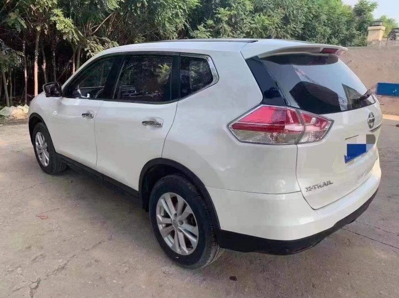 保定15年日产奇骏5