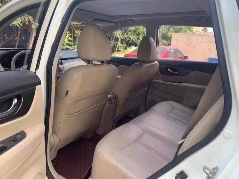 保定15年日产奇骏7