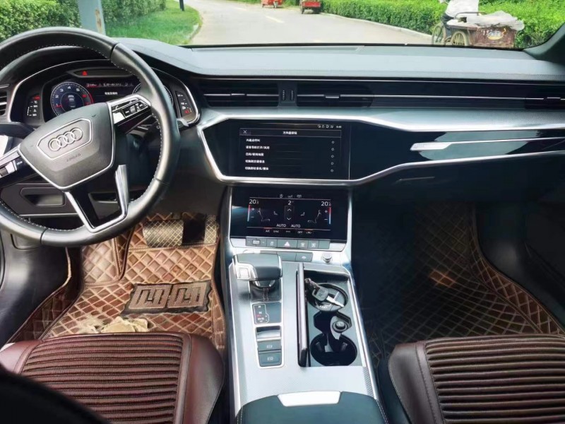 济宁19年奥迪A6L4