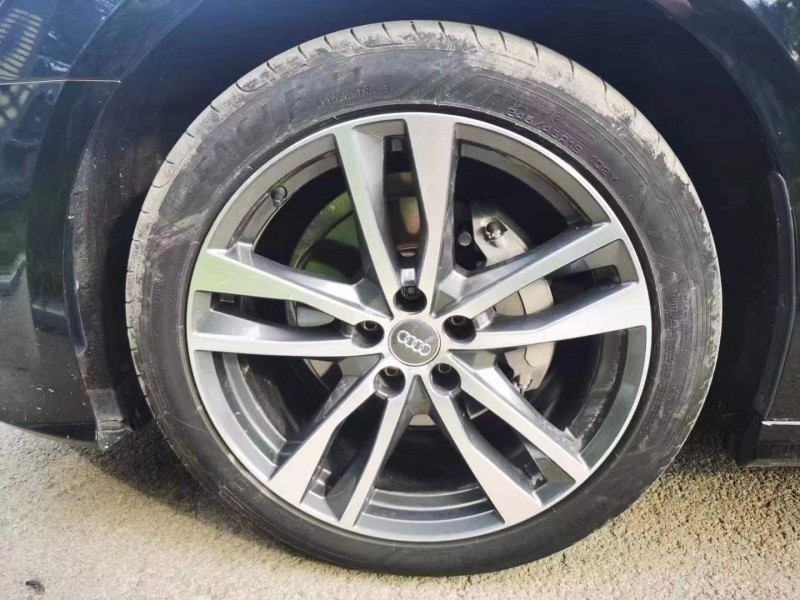 济宁19年奥迪A6L6