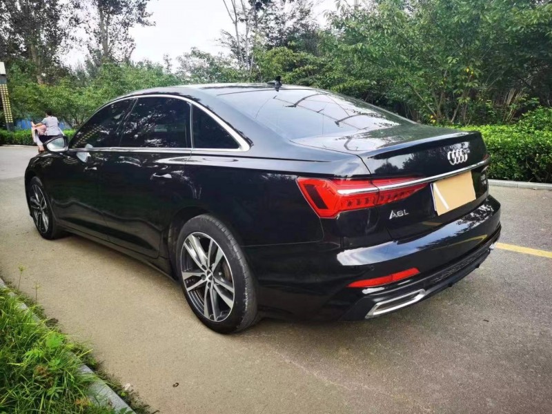 济宁19年奥迪A6L8