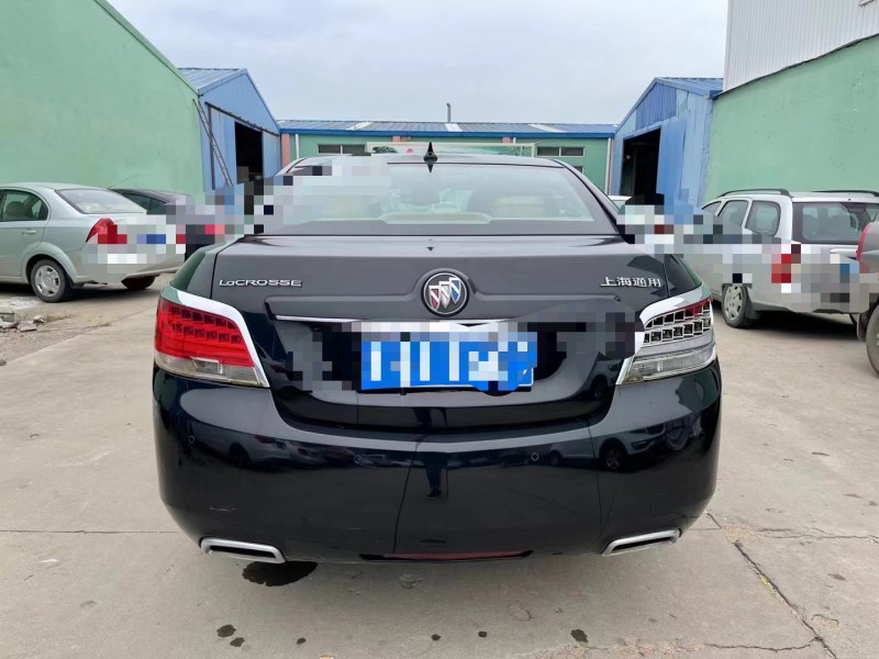 青岛11年别克君越9