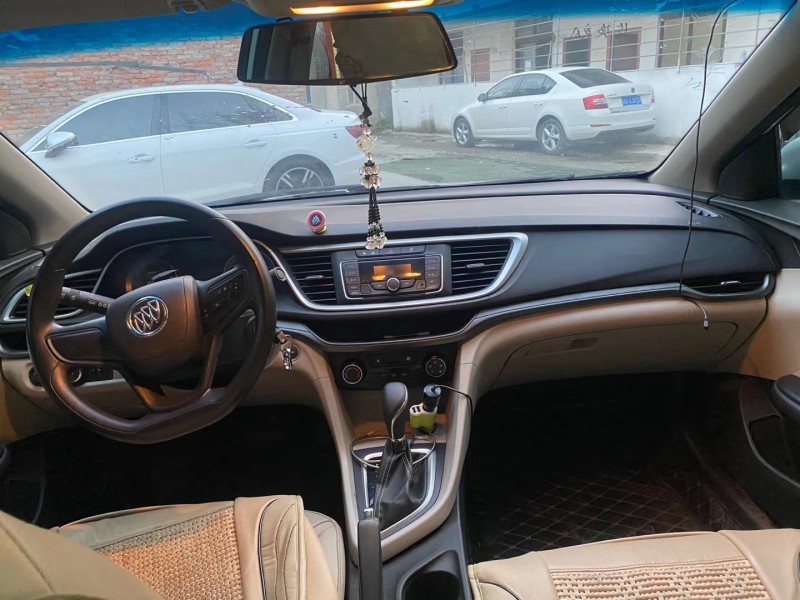 成都17年别克英朗5