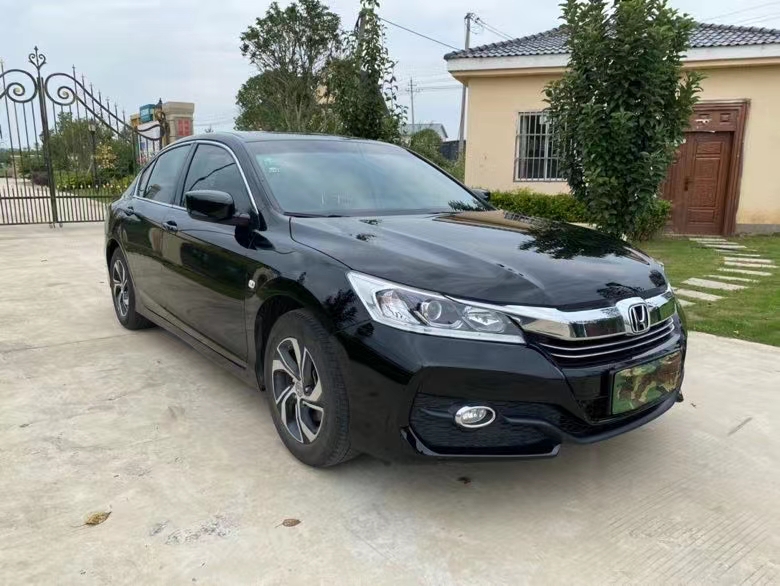 徐州17年本田雅阁3