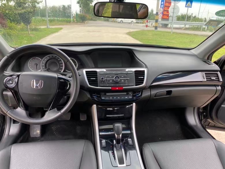 徐州17年本田雅阁6