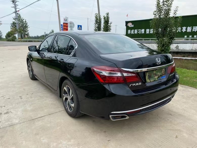 徐州17年本田雅阁8