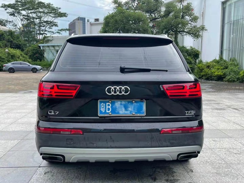 珠海17年奧迪Q78