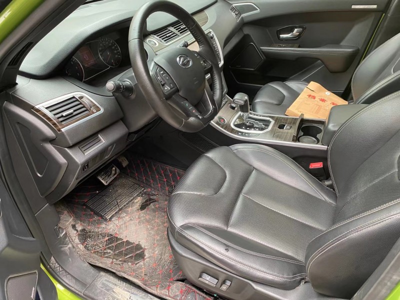 成都16年陆风X76