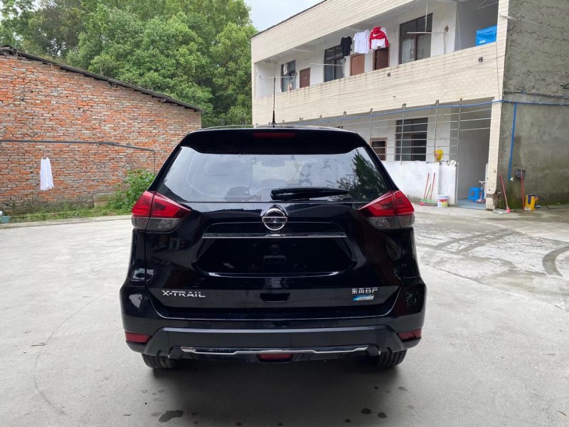 成都17年日产奇骏8